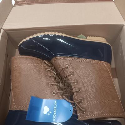 Women'sSize 8 JBU boots New