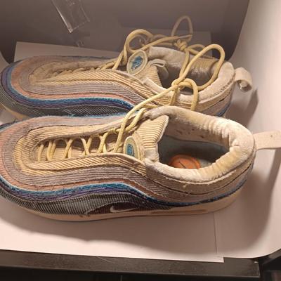 1 pair of pre owned mens Nike shoes Size 12