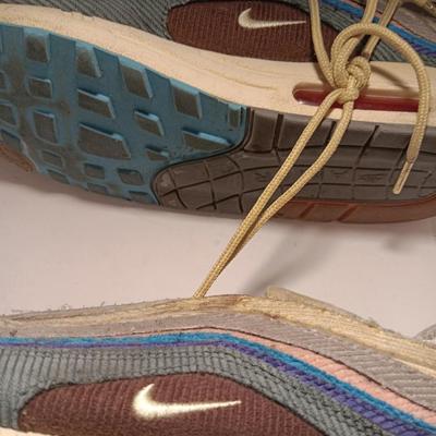 1 pair of pre owned mens Nike shoes Size 12