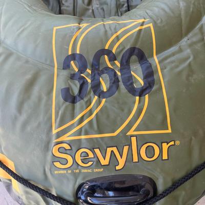 Sevylor HF360 Fish Hunter Inflatable Boat & Endura 36Trolling Motor & Battery