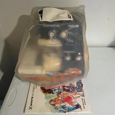 White 534 Superlock Sewing Machine & Instruction Manual