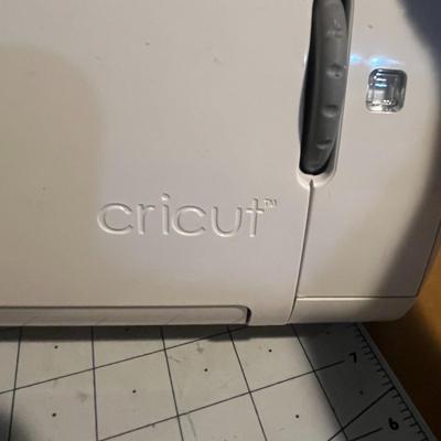 Circut CRV001 Scrapbook Paper Craft Cutting Machine & Tool Kit