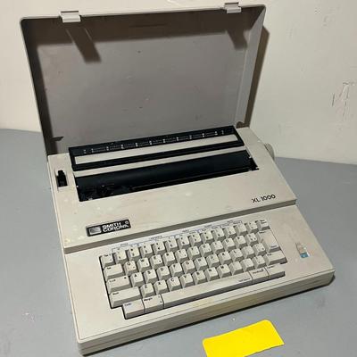 Smith Corona XL 1000 Vintage Typewriter