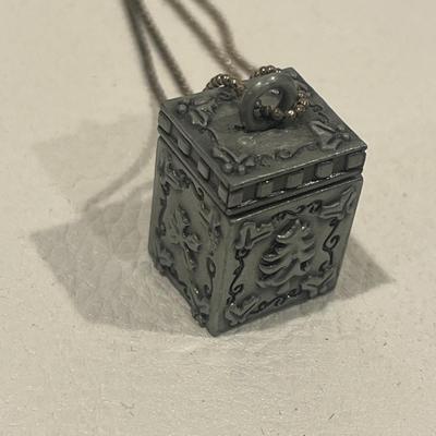 2 Different Pendant and Chains