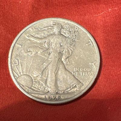 1935 P LIBERTY WALKING HALF XVF C126 US COIN
