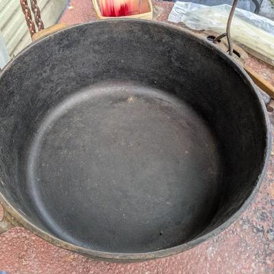 Gorgeous Griswold No 12 Camping Dutch Oven