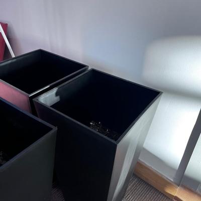 3 Matching VERAKEK Large Planters