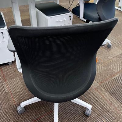 POPPIN MAX TASK CHAIR Mid Back White & Dark Gray 