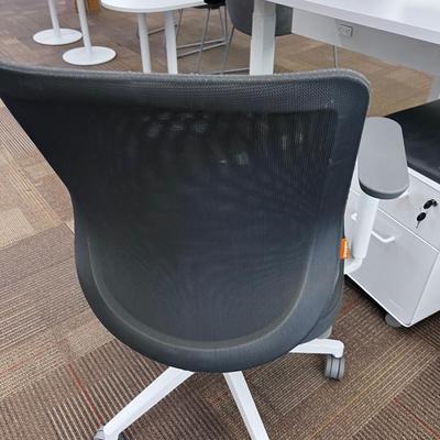 POPPIN MAX TASK CHAIR Mid Back White & Dark Gray 