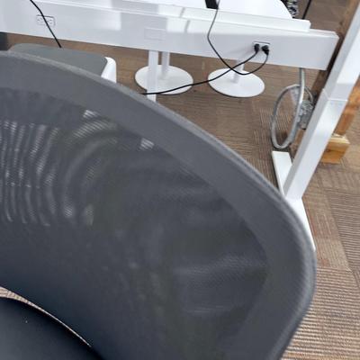 POPPIN MAX TASK CHAIR Mid Back White & Dark Gray 