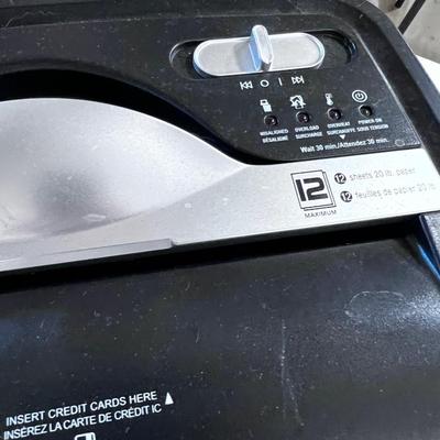 Paper Shredder by Amazon Basics