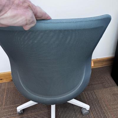 POPPIN MAX TASK CHAIR Mid Back White & Dark Gray 