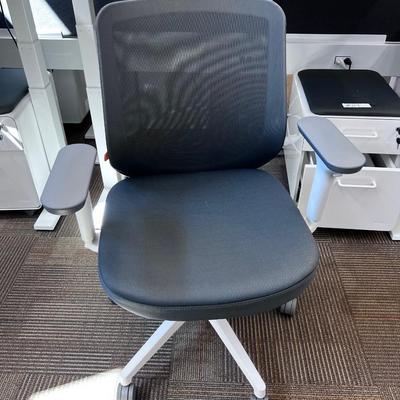 POPPIN MAX TASK CHAIR Mid Back White & Dark Gray 