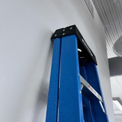 WERNER Ladder 250 Pounder LIKE NEW 8'