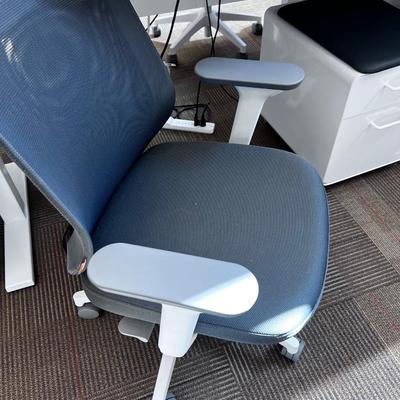 POPPIN MAX TASK CHAIR Mid Back White & Dark Gray 