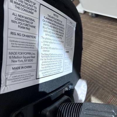 POPPIN MAX TASK CHAIR Mid Back White & Dark Gray 