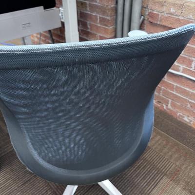 POPPIN MAX TASK CHAIR Mid Back White & Dark Gray 