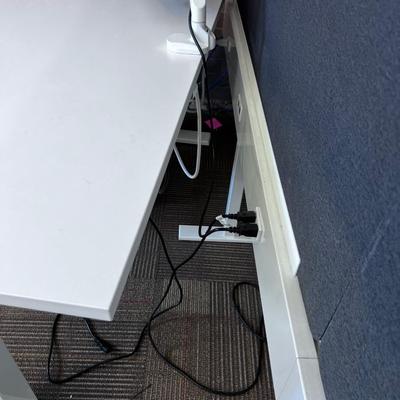 POPPIN Series L Adjustable Height Desk Top, White WONT GO UP MORE THAN 28" 