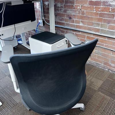 POPPIN MAX TASK CHAIR Mid Back White & Dark Gray 