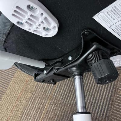 POPPIN MAX TASK CHAIR Mid Back White & Dark Gray 