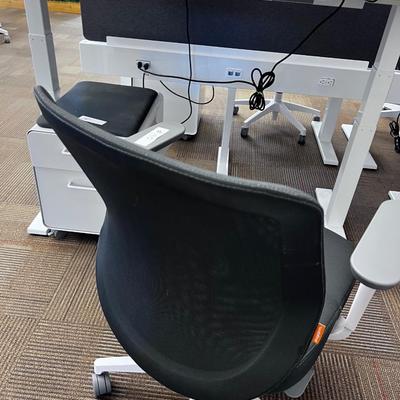 POPPIN MAX TASK CHAIR Mid Back White & Dark Gray 