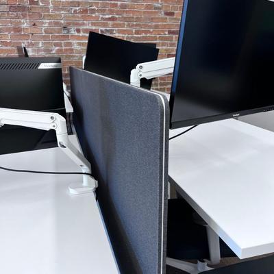 DOUBLE RAIL Power Strip  with Dividing Wall (2) Panel 