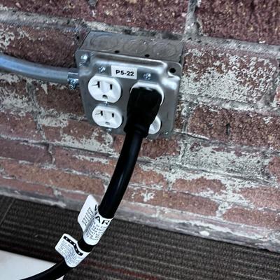 DOUBLE RAIL Power Strip  with Dividing Wall (2) Panel 