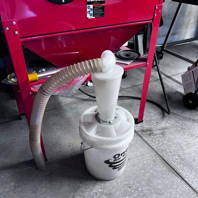 CENTRAL PNEUMATIC 40 Pound Capacity Floor Blast Cabinet