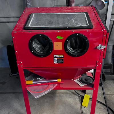 CENTRAL PNEUMATIC 40 Pound Capacity Floor Blast Cabinet