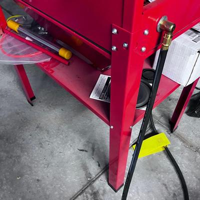 CENTRAL PNEUMATIC 40 Pound Capacity Floor Blast Cabinet