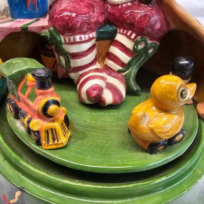Trio of Ceramic Santa Christmas Figures (BS-JS)