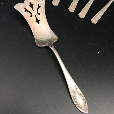 Vintage Forks of all sizes! - silverplate - double plate - Rogers - Holmes & Edwards & more