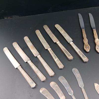 Vintage Butter knives of all sizes! - silverplate - double plate - Rogers - and more