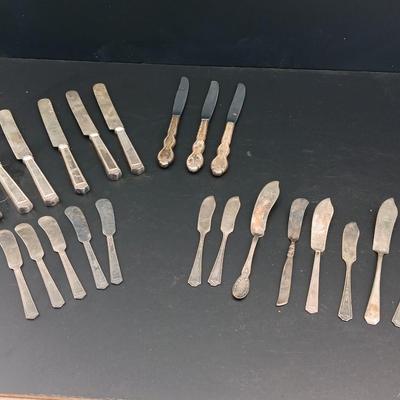 Vintage Butter knives of all sizes! - silverplate - double plate - Rogers - and more