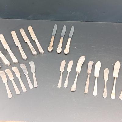 Vintage Butter knives of all sizes! - silverplate - double plate - Rogers - and more