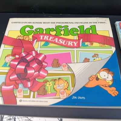 Great Comics of the 80's ! Garfield - MAD - Family Circle - Calvin & Hobbes - Heathcliff - Books