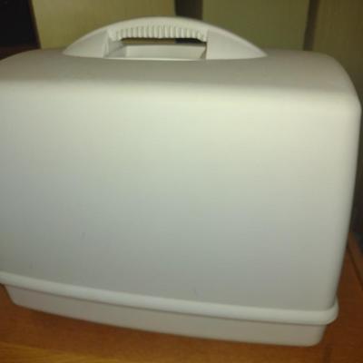 Singer Sewing Machine with Carry Case