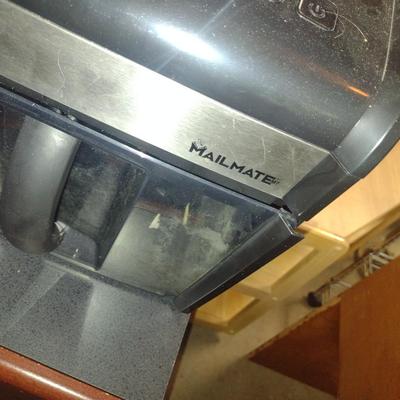Staples Mailmate Paper Shredder