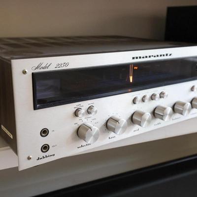 Lot 8: Marantz 2230 Receiver