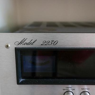 Lot 8: Marantz 2230 Receiver