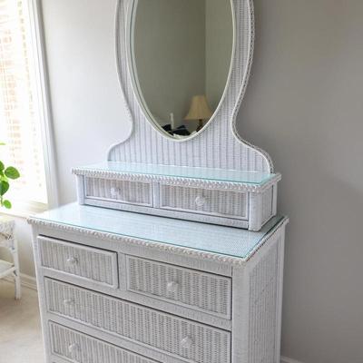 Lot 12: Lexington Wicker Bedroom Set