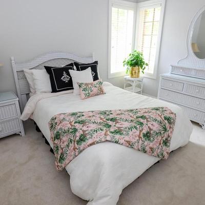 Lot 12: Lexington Wicker Bedroom Set
