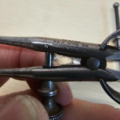 Inside/Outside Measuring Calipers (BS-JS)