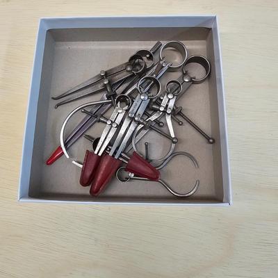 Inside/Outside Measuring Calipers (BS-JS)