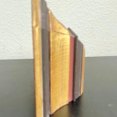 Small Wall-Mounted Display Shelf.