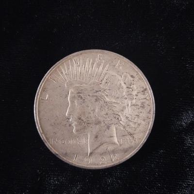 1922 SILVER PEACE DOLLAR COIN