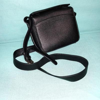 LADIES NIKE 5 1/2 SHOES AND "A NEW DAY" HANDBAG
