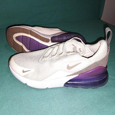 TWO LADIES NIKES SIZE 6 1/2