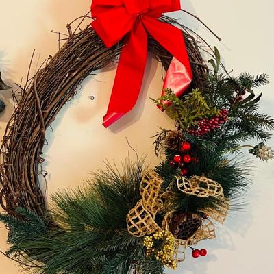 The Wreath Lot Table Deal