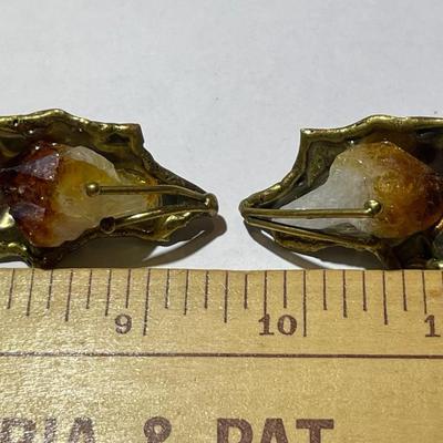Vintage Geode Crystal Quartz Fragment Clip-on Earrings in Good Preowned Condition.